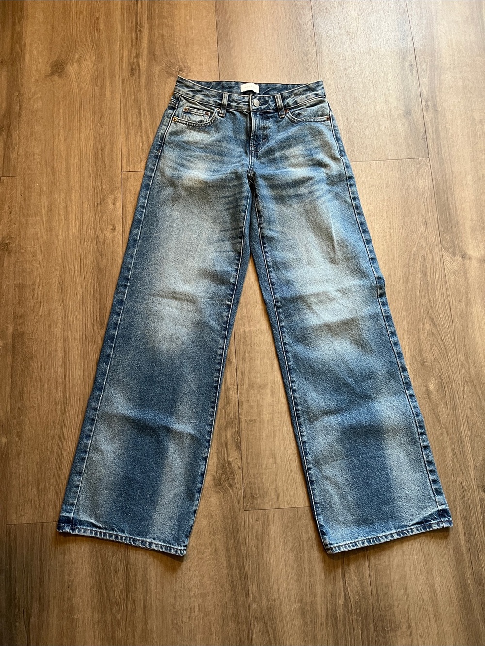 PacSun Women's Wide-Leg Fade Blue Jeans